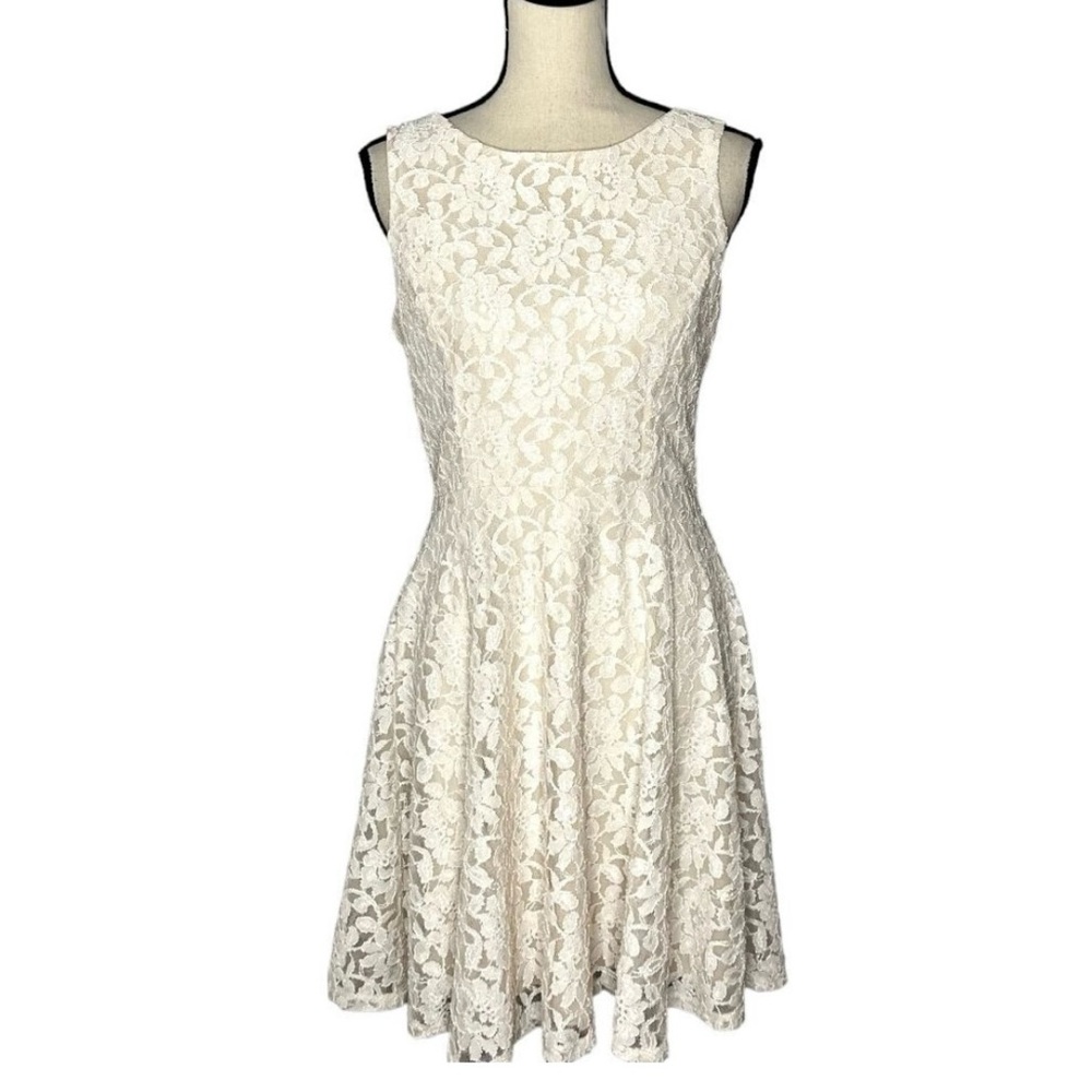 Speechless Lace V-Back Sleeveless Bateau‎ Neckline Fit & Flare Dress Jr. Size 3